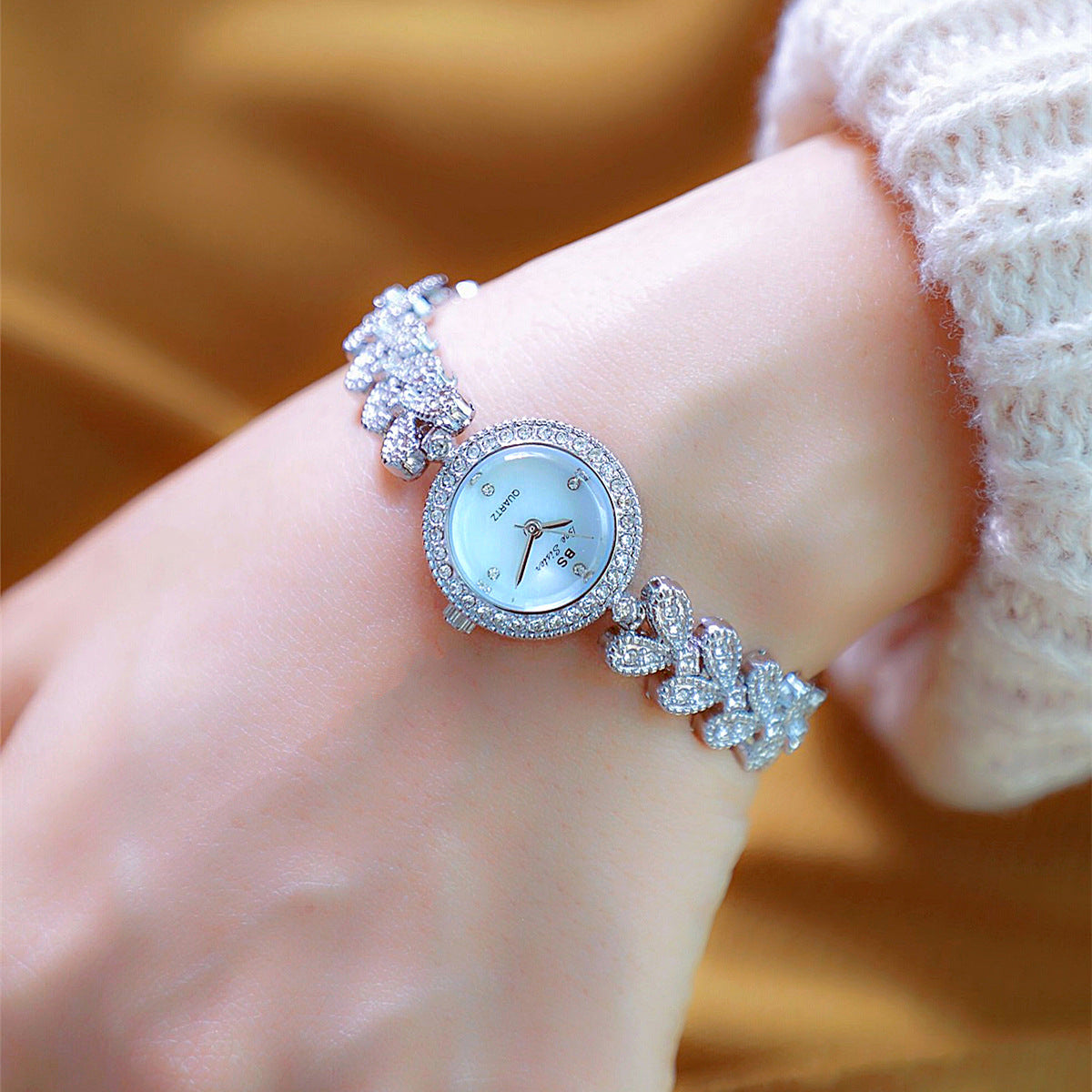 【#W06】Popular watch chain full diamonds female watches